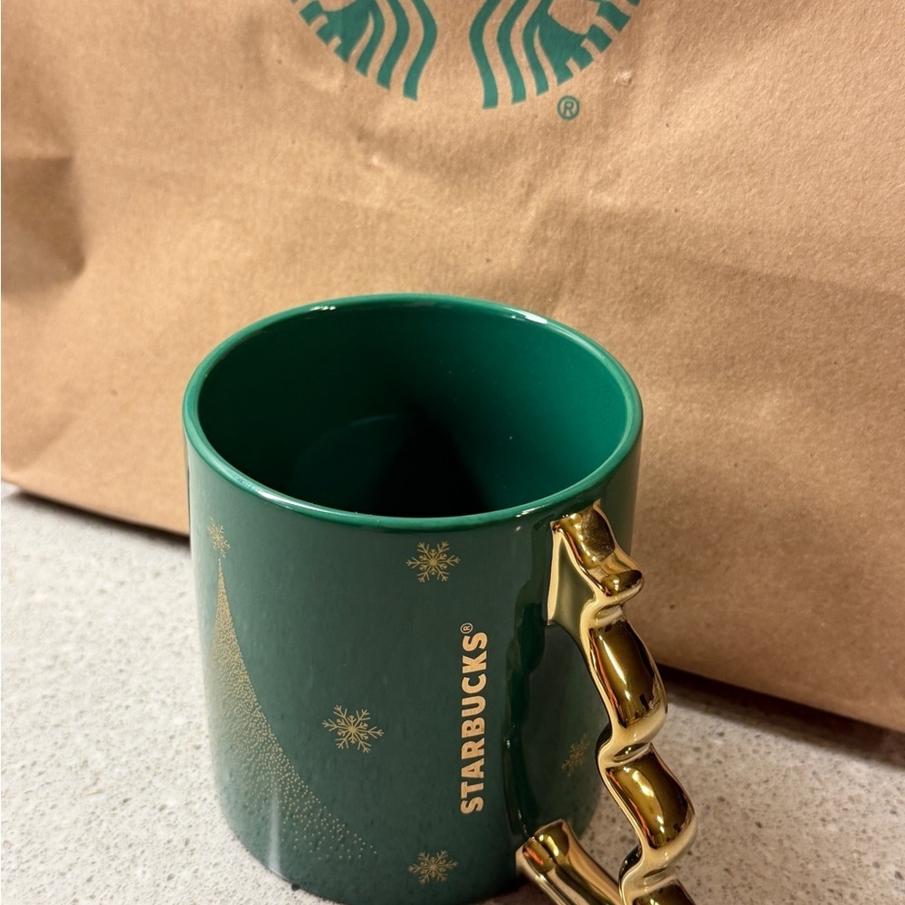 New Starbucks Green Mug Limited Christmas 2026 - Picture 5 of 5